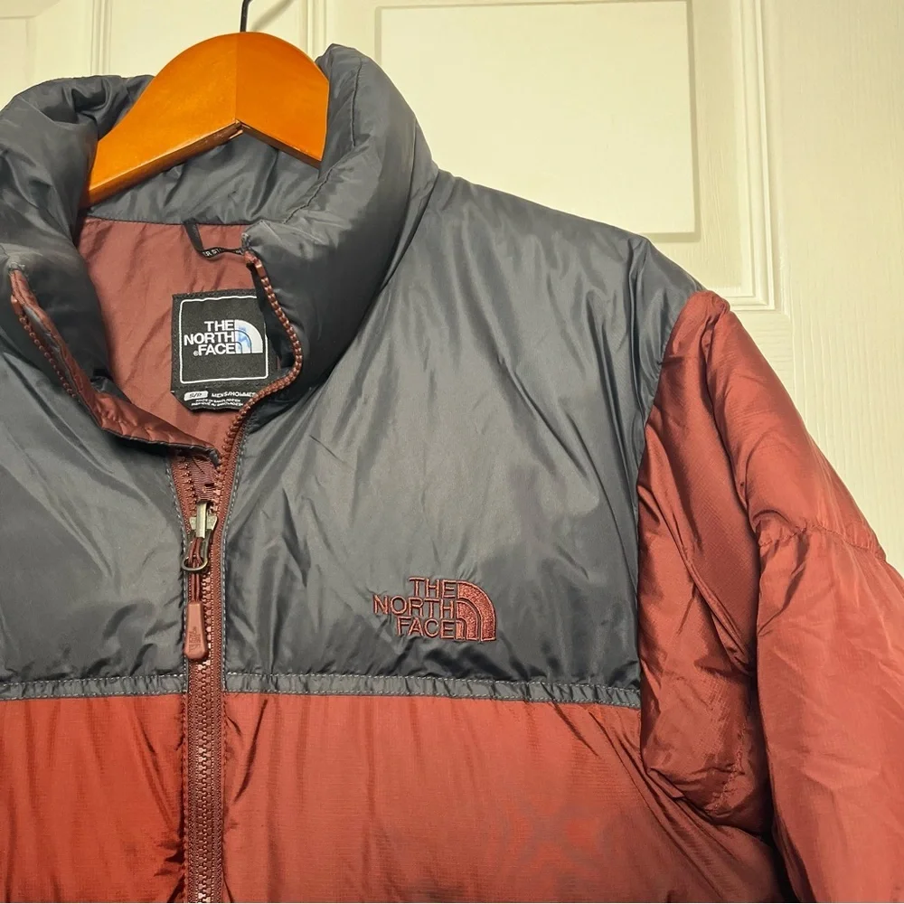 The North Fave 700 Down Puffer Jacket Maroon and Black Size Small - Picture 3 of 10